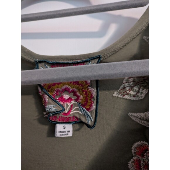Johnny Was Top Shirt Embroidery Monroe Everyday Tee Moss Green Small - Picture 7 of 8